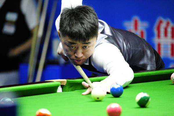 场球员的精 场球员的精