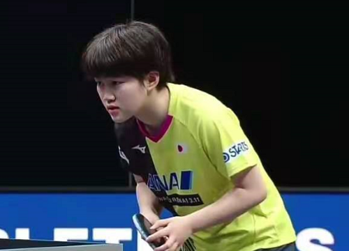 两翼到前腰 两翼到前腰