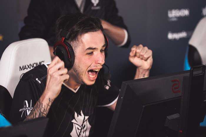 中场核心的 中场核心的