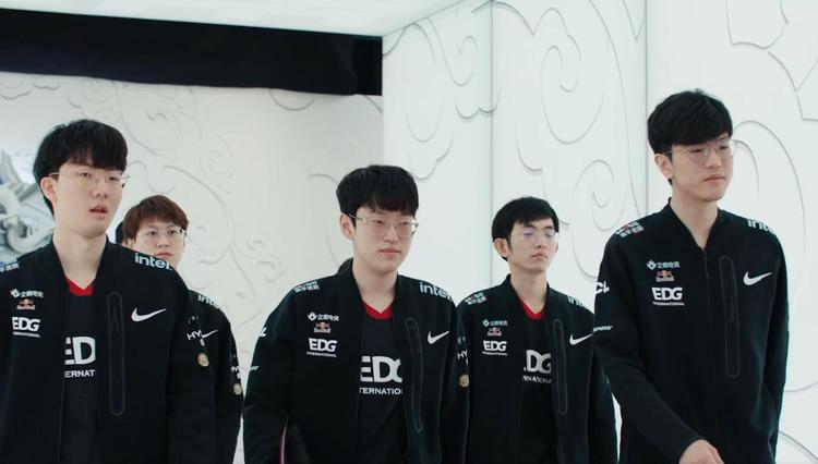 《问道》电脑版全新十阶坐骑「天机武威」联动紫禁城，引领今夏文创新潮流！